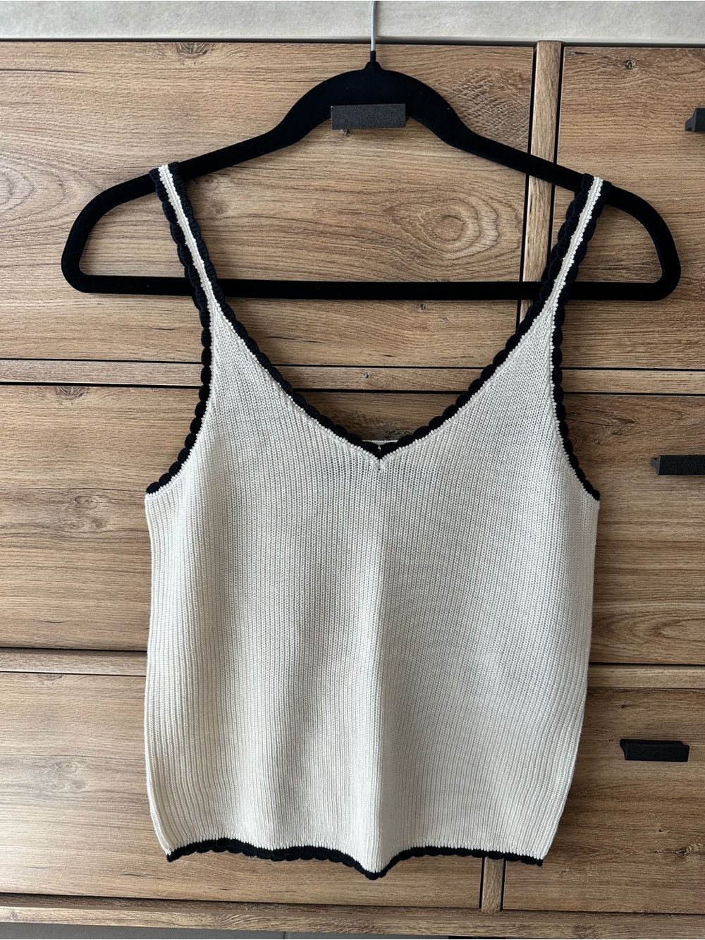 Vero Moda Knit V-Neck Tank Top With Contrast Scallop Edges In Cream and Black